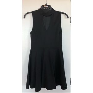 🆕*NEVER WORN* Lulu’s Black Skater Dress, Size M